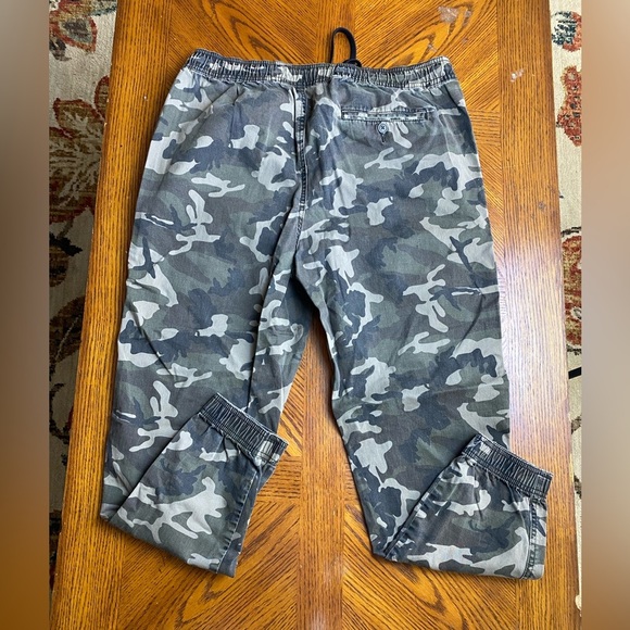 Camouflage Jogger Pants - Picture 4 of 5